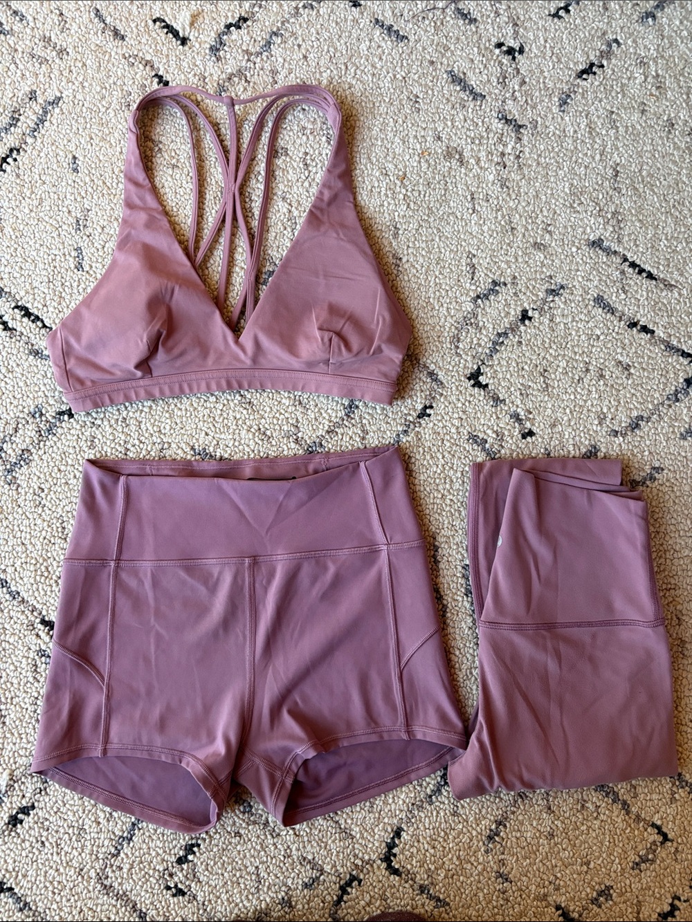 Lululemon set bra/ shorts sz 6 leggings 4